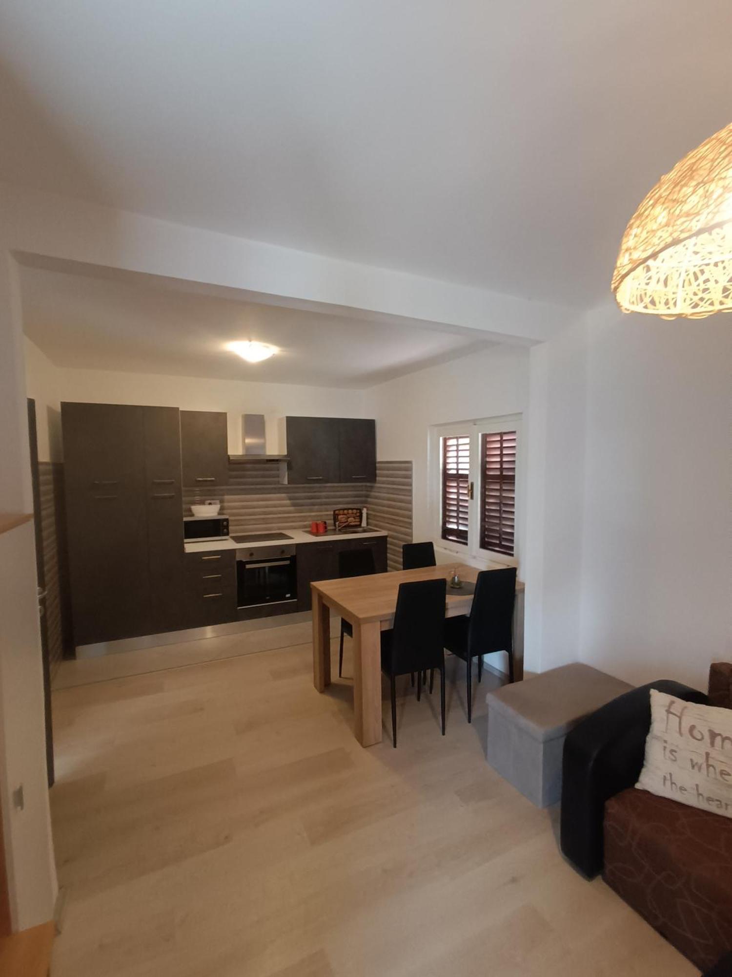 Apartmani Vlahusic Putniković エクステリア 写真